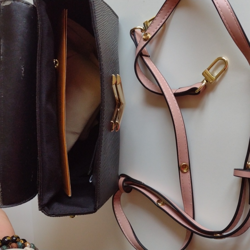 Fashion twist 2 way sling bag - Picture 4 of 12